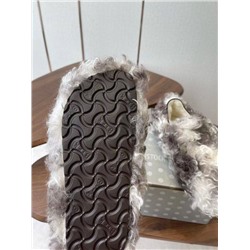 Очень необычная модель, но сейчас такие супер модные 🔝  Birkenstoc*k