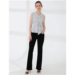 Beyaz Slim Fit Kolsuz Bluz