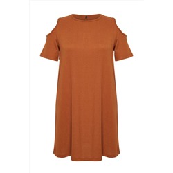 Kahverengi A-line Cut-Out Detaylı Örme Elbise TBBSS22EL2986