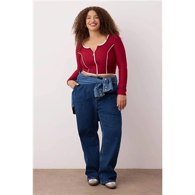 Bordo Teen Kontrast Biye Detaylı Fitted/Vücuda Oturan Fermuarlı Yaka Esnek Örme Bluz TBBAW26AF00041