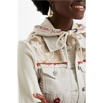 Chaqueta vaquera slim capucha