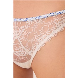 Tanga encaje blanco
