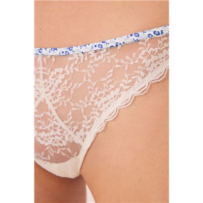 Tanga encaje blanco