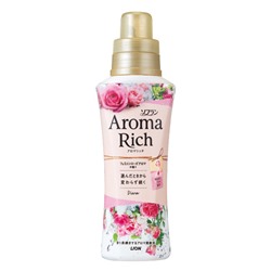 LION Кондиционер для белья Soflan Aroma Rich Diana дезодорирующий с натуральными ароматическими маслами, аромат роз бутылка с колпачком-дозатором 520 мл.