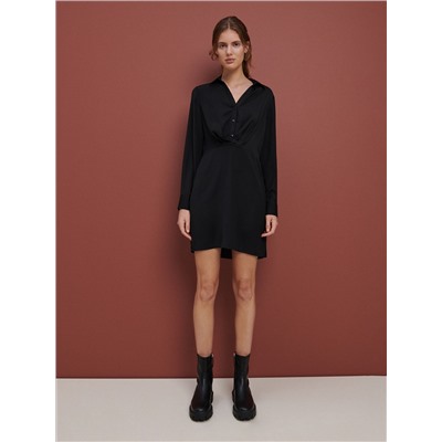 Kleid mit Kragen