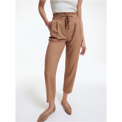 Hose mit Bundfalten