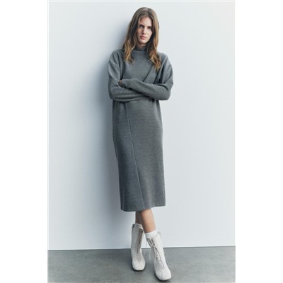 SOFT MIDI DRESS