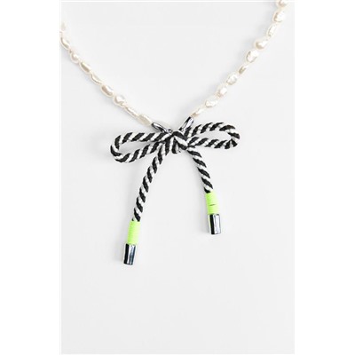 FAUX PEARL AND CORD BOW NECKLACE