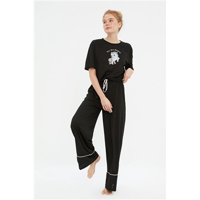 TRENDYOLMİLLA Siyah Baskılı Örme Pijama Takımı THMSS21PT0953
