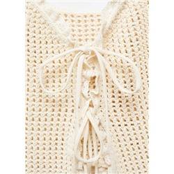 Top calado detalle puntilla