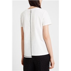 Camiseta con diseño floral y patch