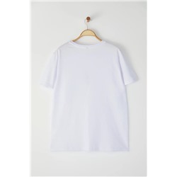 Beyaz Geniş Kalıp Nakış Detaylı Örme Büyük Beden T-Shirt TBBSS22BF00002