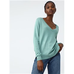 V-NECK SWEATER