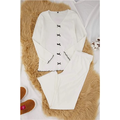 Ekru Beyaz Pamuklu Dantelli ve Kurdele/Fiyonk Detaylı Fitilli Örme Pijama Takımı TBBAW26AI00021