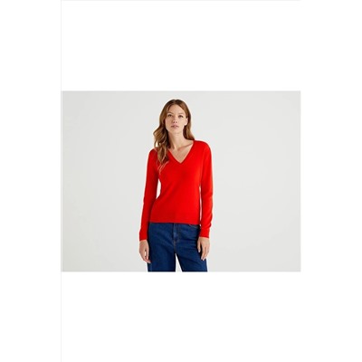 United Colors of Benetton Benetton Kadın Nar Çiçeği V Yaka Merino Kazak 122A1002D4488-35D