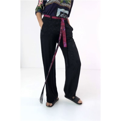 Pantalón con pañuelo cinturón