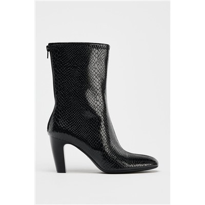 TEXTURED HEELED ANKLE BOOTS