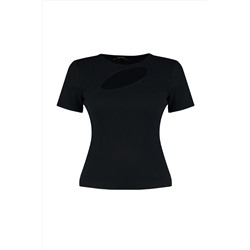 Siyah Fitiili Cut-Out Detaylı Crop Örme Bluz TBBSS22AF00020