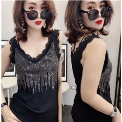 Женская майка со стразами, за свою цену классная и сшита хорошо