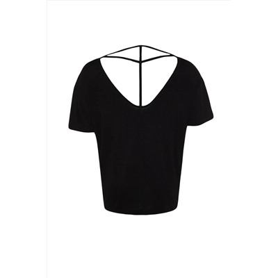 Siyah Yaka Detaylı Örme T-Shirt TBBSS22TS0877