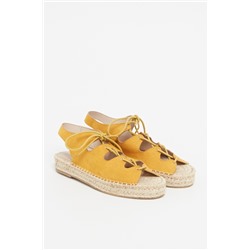 Alpargatas Beige y amarillo