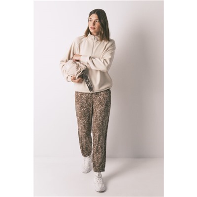 Pantalón largo carrot animal print marrón