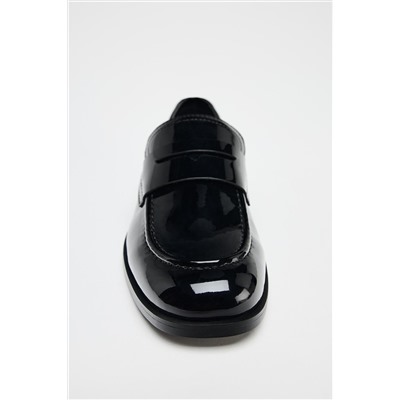 PATENT EFFECT LOAFERS