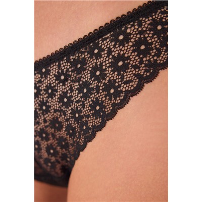 Tanga encaje floral negro