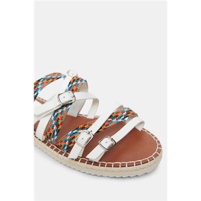 Sandalias planas hebilla tiras