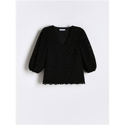 Bluse mit Lochstickerei