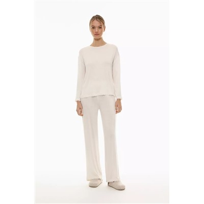 Pyjamas with lace detail