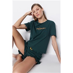 TRENDYOLMİLLA Koyu Yeşil Nakışlı Fırfır Detaylı Pamuklu T-shirt-Şort Örme Pijama Takımı THMSS20PT0165