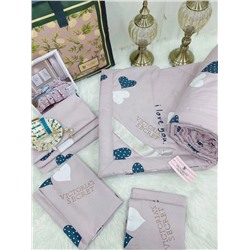 Комплект постельного белья  Victoria's Secret СЕМЕЙНОЕ (с одеялом -2 шт)
