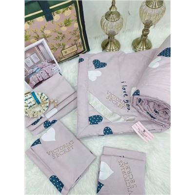 Комплект постельного белья  Victoria's Secret СЕМЕЙНОЕ (с одеялом -2 шт)