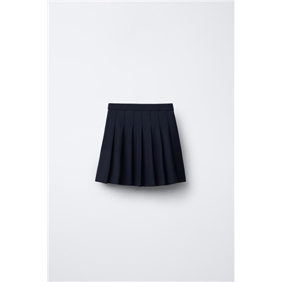 BOX PLEAT SKIRT WITH HEART APPLIQUÉ