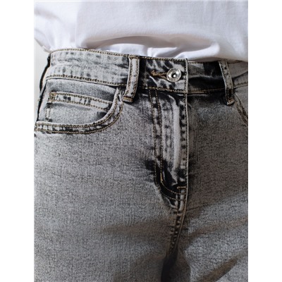 Прямые джинсы с декоративной стиркой из эластичного денима средней плотности