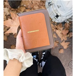 Для любителей СТАРБАК*С Многофункциональный держатель для паспорта, карточек и билетов.