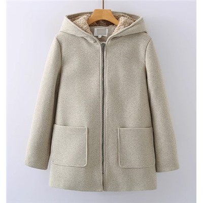 Женская шерстяное пальто прямого кроя средней длины