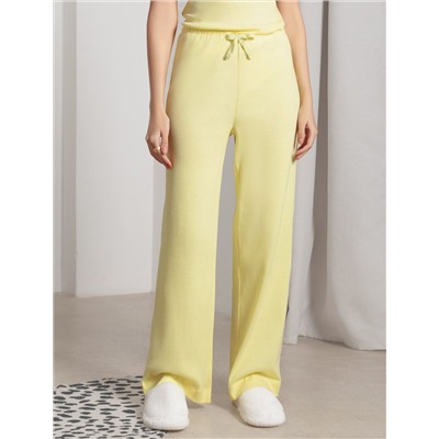 Прямые брюки с поясом на резинке из фактурного трикотажа в рубчик