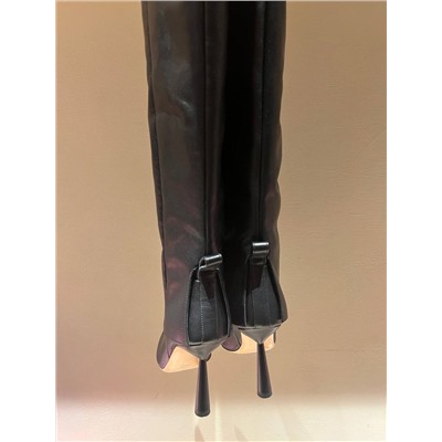 GIA shoes   Полная упаковка  Топ качество Самая высокая версия GIA BORGHINI - НИШЕВЫЙ БРЕНД ИЗ ИТАЛИИ Чрезвычайно дорогой кожаный материал, высокое качество изготовления 4 цвета, доступные в соответствии с  официальным сайте Верх: импортная телячья кожа первого слоя Внутренняя сторона: экологически чистая кожа, строго импорт  Подошва: натуральная кожа Вверху диаметром 10,5 см Высота сапога: около 40 см Упаковка: Полный комплект оригинальной упаковки (GIA) Артикул изделия: G2023-2