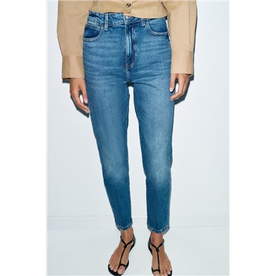 JEANS Z.01 MOM FIT TIRO ALTO RAYA PLANCHADA