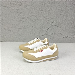 Женские спортивные кроссовки