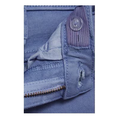 Jeans flare bajo deshilachado