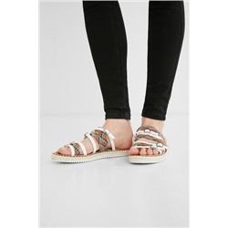 Sandalias planas hebilla tiras