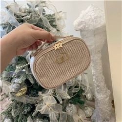 Красивая нарядная косметичка в брендовой подарочной коробке ДИО*Р