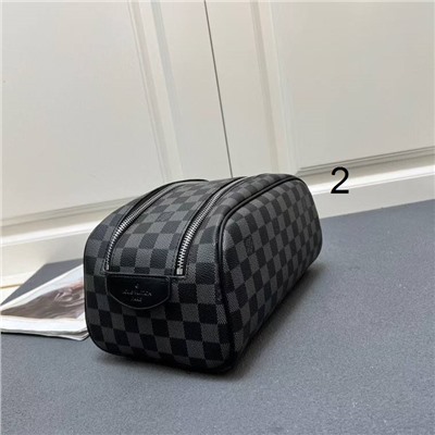 Вместительная и удобная косметичка  Loui*s Vuitto*n