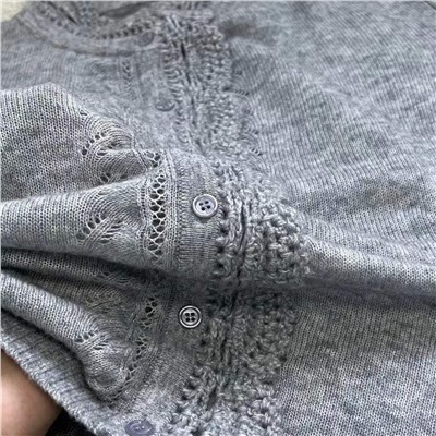 Нежный женский кардиган с отделкой кружевом ручной работы