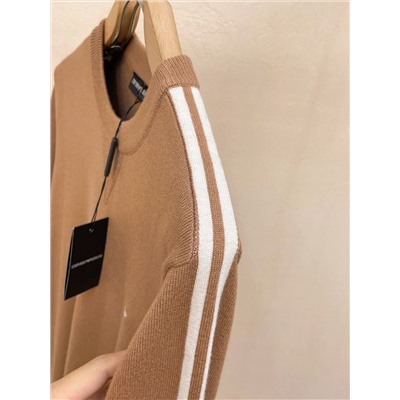 топовая реплика 1:1 на прилавке, в полном состоянии! Плотный фасон, незаменимая вещь для модниц! Тем, кто знает товар, стоит поторопиться и начать. Ткань: кашемир 10% шерсть 60% спандекс 30%.