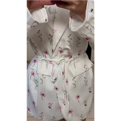 Симпатичный весенний пиджак