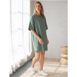 Платье из премиального хлопка с вышивкой на рукаве